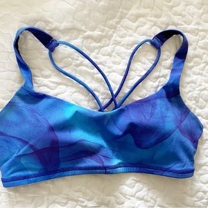 Lululemon blue sports bra size 8